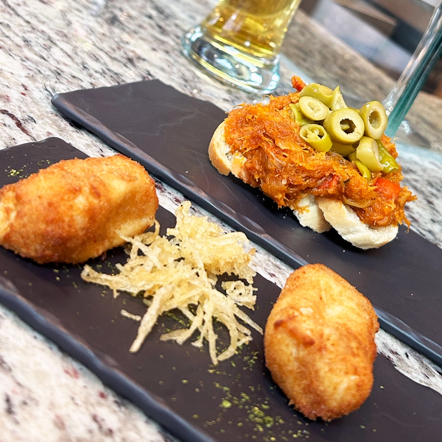 Croqueta-de-jamon-y-tapa-espanol